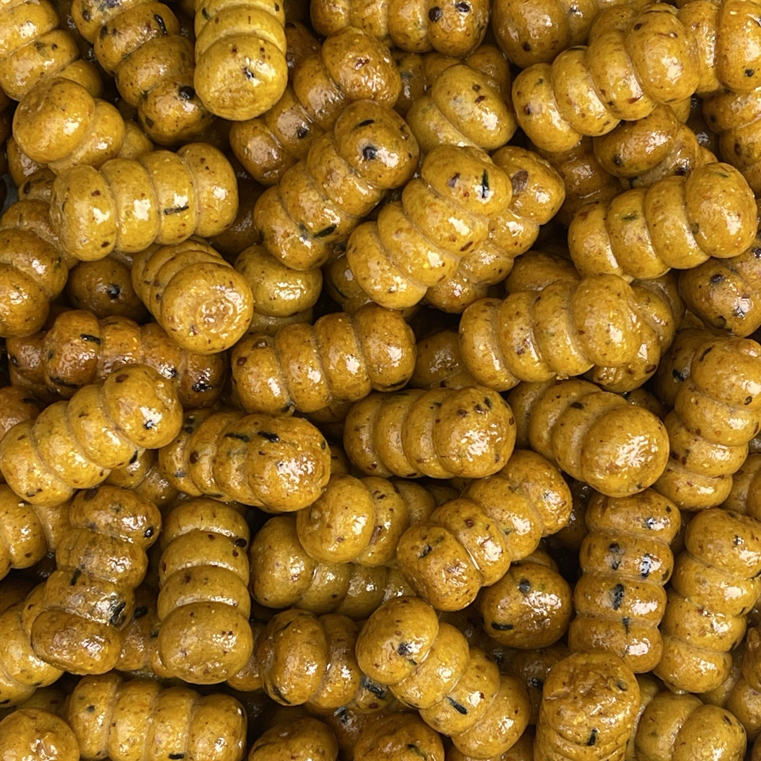 Krill Fishing Bait Boilies in brown Krill Dip 16mm Carp Boilies in Glug