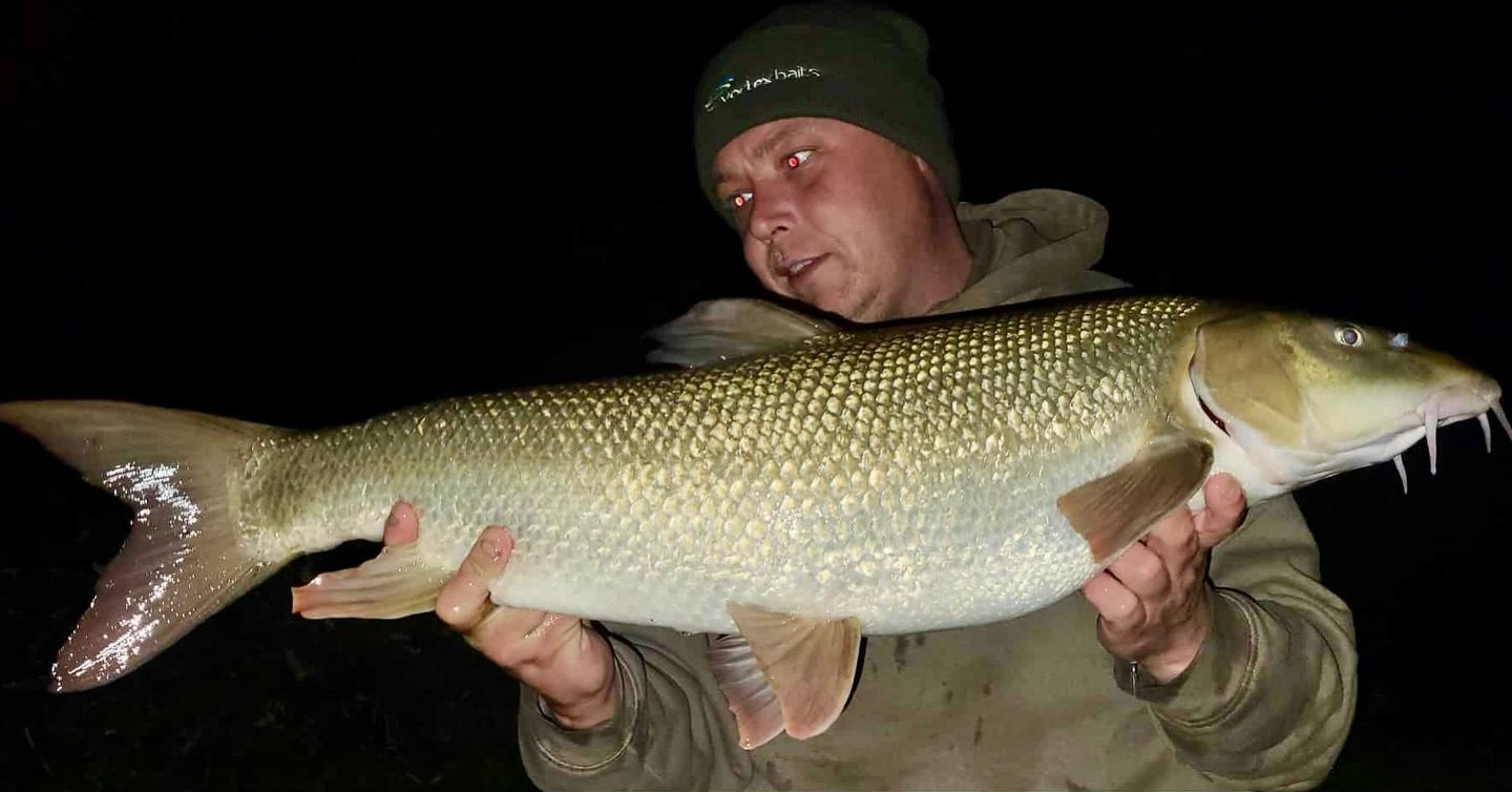 Team member @shaneworsley continues to notch the tidal Trent barbel up, as this beauty confirms!

The best of a multi fish hit, within the usual 14mm C.K.O. Boosted Hook Pellets paired up with Harry’s Ultra Mix bringing the flavour!

Nicely done Shane. 

👉 https://vortexbaits.com 👈  #vortexbaitsofficial  #teamvortex #hydroshrimp  #furterpellet  #rivertrent #barbelfishing #river #lovefishing #angler #hydroshrimp #cocoonboilies #boostedcocoonspecials #fishingislife #fishinglife #fishing #instafish #angling #fishpics #follow #banklife #riverfishing #fishingrod #fishingrods #fishing🎣 #fishingtrip #angling #fishingday #Insectomorph #barbelfishingcompetitions #cko #picoftheday #fish