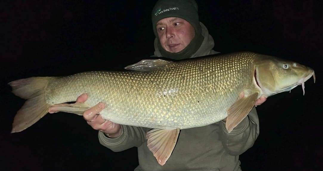 As always it’s great to see team member @shaneworsley with an armful of hard fighting Trent Barbel!

This fine pair of doubles fell to the tried, tested and trusted 14mm C.K.O. Boosted Hook Pellets, wrapped in Boilie Paste, along with the best pellet blend in all the land - Harry’s Ultra Mix!

Cracking result Shane!

👉 https://vortexbaits.com 👈 

#vortexbaitsofficial  #teamvortex #hydroshrimp  #furterpellet  #rivertrent #barbelfishing #river #lovefishing #angler #hydroshrimp #cocoonboilies #boostedcocoonspecials #fishingislife #fishinglife #fishing #instafish #angling #fishpics #follow #banklife #riverfishing #fishingrod #fishingrods #fishing🎣 #fishingtrip #angling #fishingday #Insectomorph #barbelfishingcompetitions #cko #picoftheday #fish