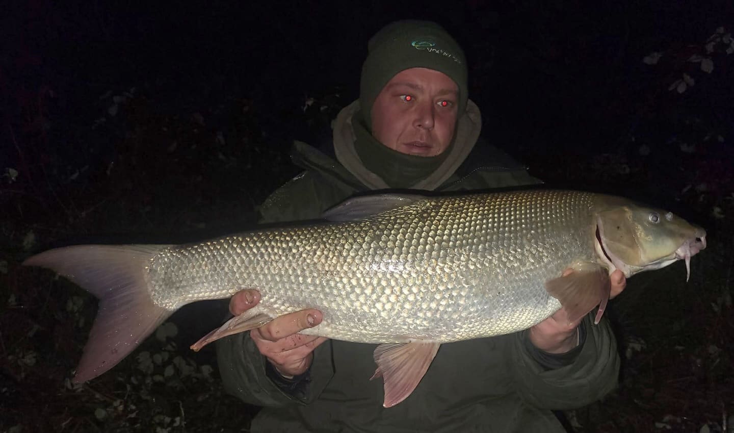 Taking silver place is our man @shaneworsley and another hard won Trent beauty!

After being unlucky in the pursuit of a Zander or 2, the barbel sticks were deployed, the tried and tested paste wrapped 14mm C.K.O. Boosted Hook Pellets and bags of Harry’s Ultra Mix!

Final score was 2 barbel, with this beauty being the best of the brace. 

Nicely done as always Shane!

👉 https://vortexbaits.com 👈 

#vortexbaitsofficial  #teamvortex #hydroshrimp  #furterpellet  #rivertrent #barbelfishing #river #lovefishing #angler #hydroshrimp #cocoonboilies #boostedcocoonspecials #fishingislife #fishinglife #fishing #instafish #angling #fishpics #follow #banklife #riverfishing #fishingrod #fishingrods #fishing🎣 #fishingtrip #angling #fishingday #Insectomorph #barbelfishingcompetitions #cko #picoftheday #fish