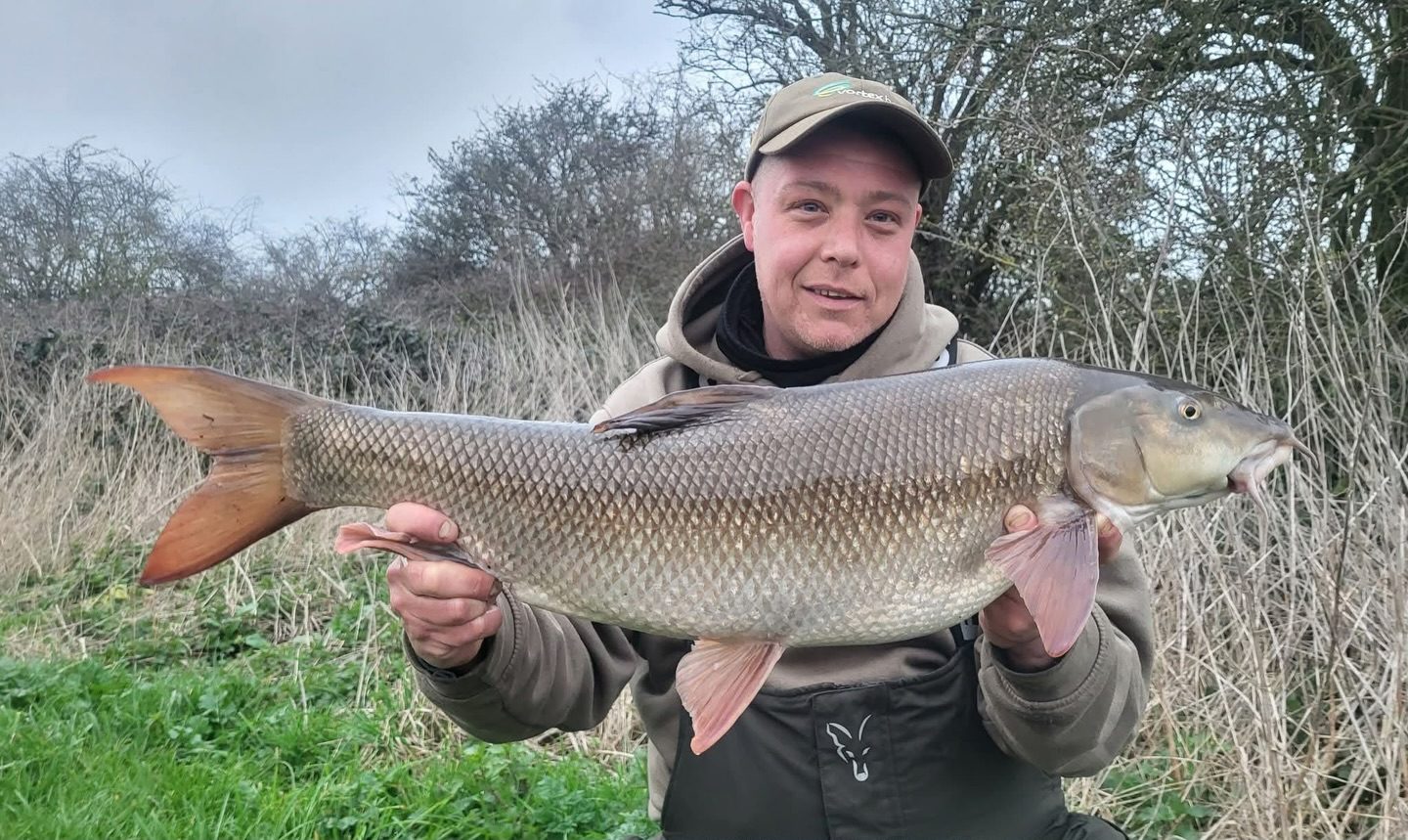 As always it’s great to see a catch report from our very own @shaneworsley 

The last casts of the season, combined with the recipe for success that is C.K.O. Boosted Hook Pellets, wrapped in matching Paste, and generous bags of Harry’s Ultra Mix Pellets, brought a superb brace of Barbel, this being the better of the pair!

Well done Shane!

👉 https://vortexbaits.com 👈  #vortexbaitsofficial  #teamvortex #hydroshrimp  #furterpellet  #barbel