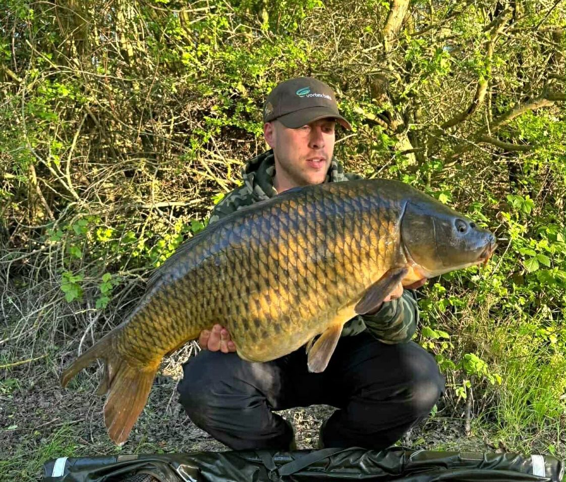 Good afternoon all! Another busy morning at HQ done, it’s been getting busier and busier as we get closer to the start of the season! 

We’ve had some superb catch reports too, so let’s share a couple more!

@james_maedo_fishing has made a great start to his spring campaign, with some fantastic fish hitting the net!

This latest haul all took a fancy to our C.K.O. Popups fished over matching bottom baits!

Superb result James!

👉 https://vortexbaits.com 👈 

#carpfishing #ukcarp #carpfishinguk #commoncarp #vortexbaitsofficial