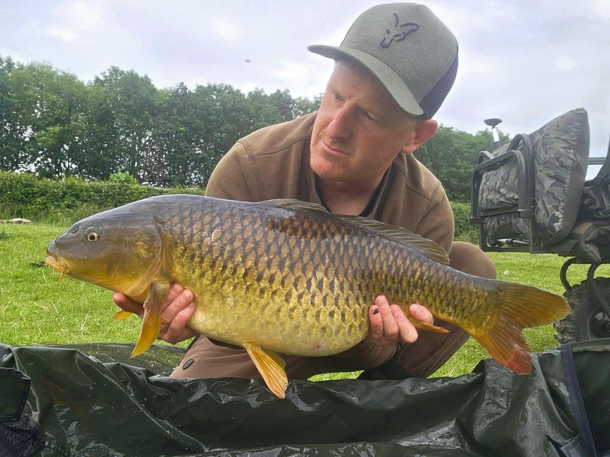 Good mate Andrew Ludlam got his ‘26 season off to a flyer with this stunning 14lb River Common!

 Our Dark C.K.O. Cocoons providing the pulling power as always!

Well done Andrew!

👉 https://vortexbaits.com 👈 

#vortexbaitsofficial  #teamvortex #hydroshrimp  #furterpellet  #rivertrent