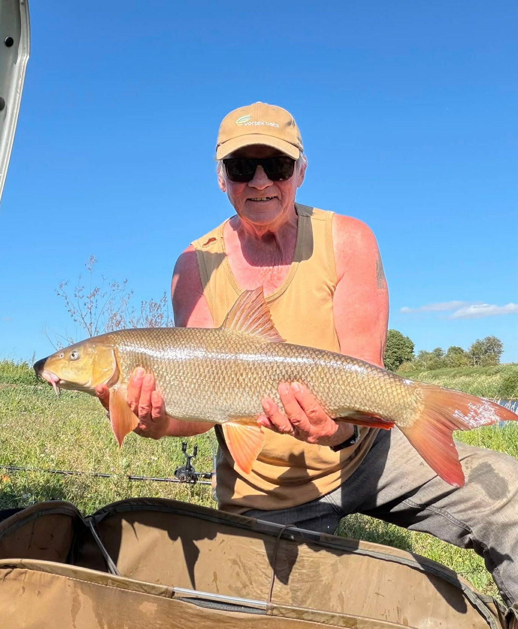 Our good mate Paul Bowen has had a great start to the season, the Collingham stretch has been a challenge, but the rewards are there!

This lovely 9lb 8oz rocket took a fancy to our 14mm Frankfurter Spice and Red Salmon Boosted Hook Pellets!

Cracking job Paul!

#vortexbaitsofficial #rivertrent #barbelfishing #angler #fishingislife