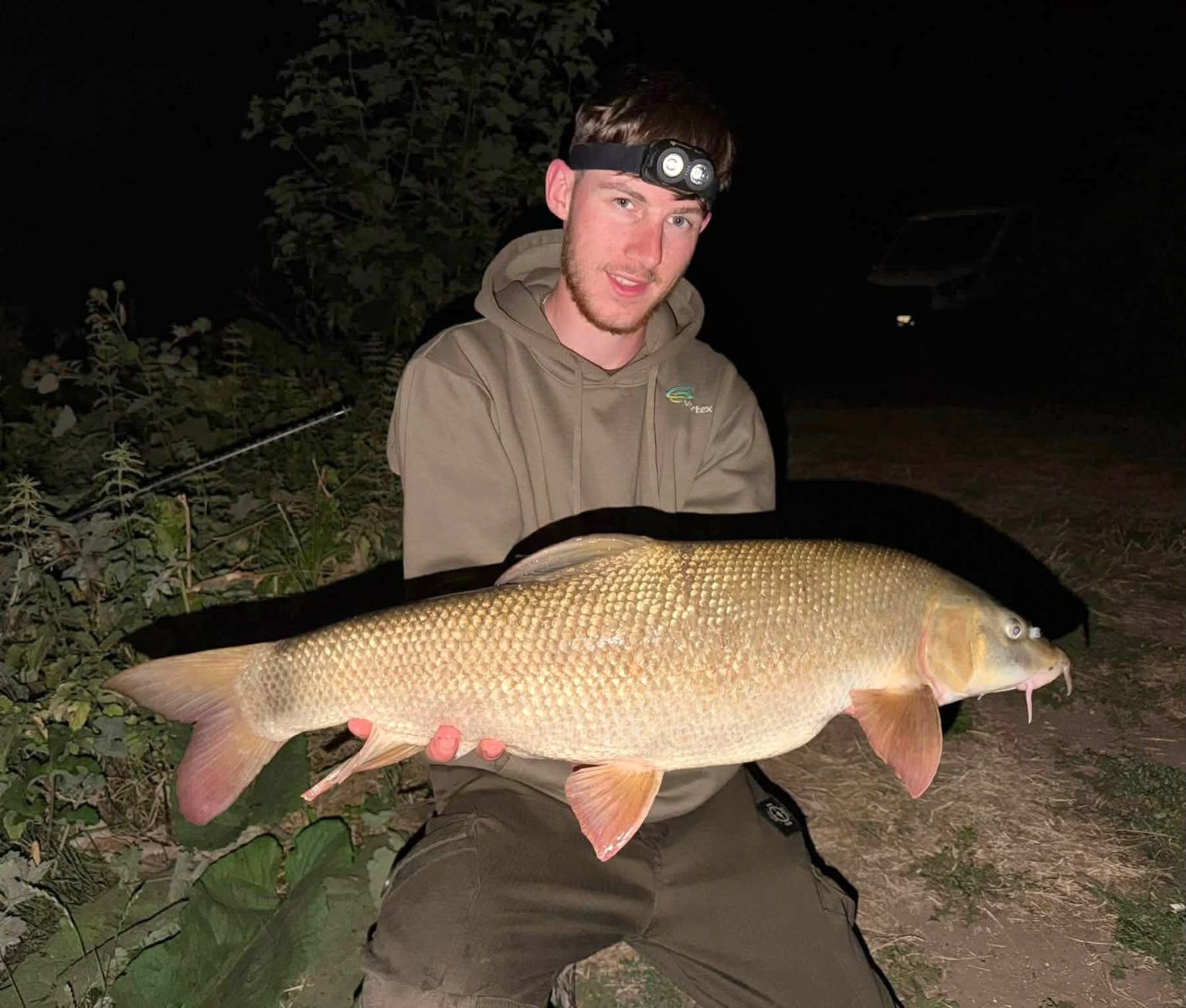 Good mate @jake.iley.catches had an absolutely class session on the prolific @bobs_island stretch of the Trent!

The mission was to get his mate Luke his first Barbel, this was mission accomplished, massive well done Luke, now have a look at these that Jake managed!

Our magical Dark C.K.O. Barrels doing the usual!

Awesome result Jake!

#vortexbaitsofficial #rivertrent #barbelfishing #angler #fishingislife